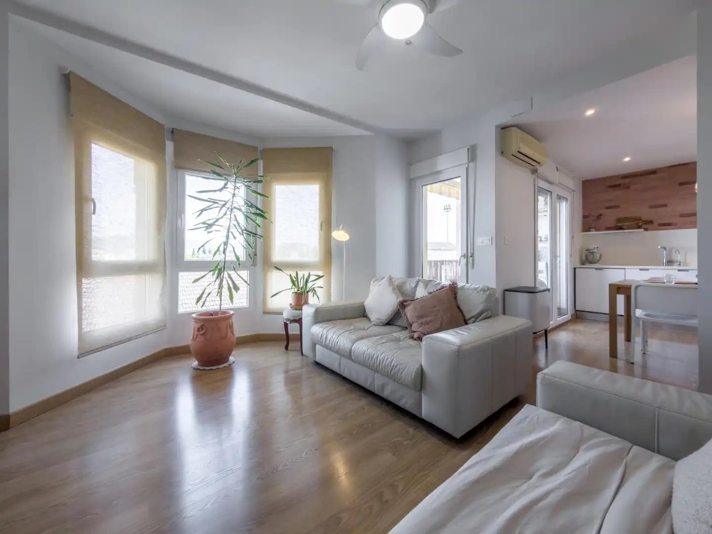Living room of Flat for sale in Churriana de la Vega  with Air Conditioner, Heating and Terrace