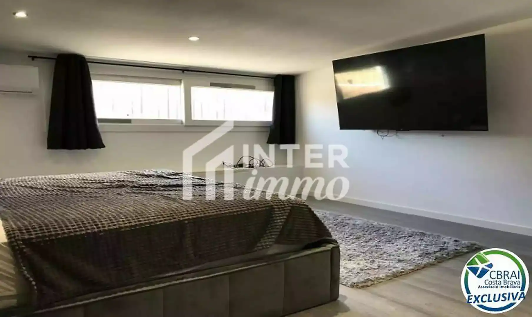 Habitación de Local en venta en Roses con Aire acondicionado y Amueblado