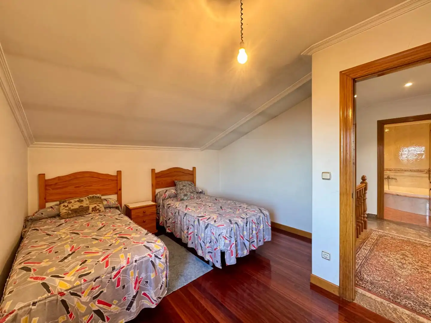 Schlafzimmer von Haus oder Chalet zum Verkauf in Redondela mit Heizung, Privatgarten und Parkett