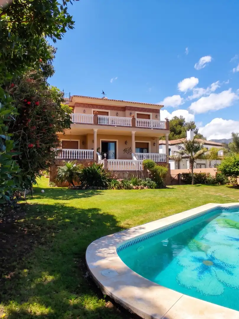 Detached house with pool for sale in Campo de Mijas
