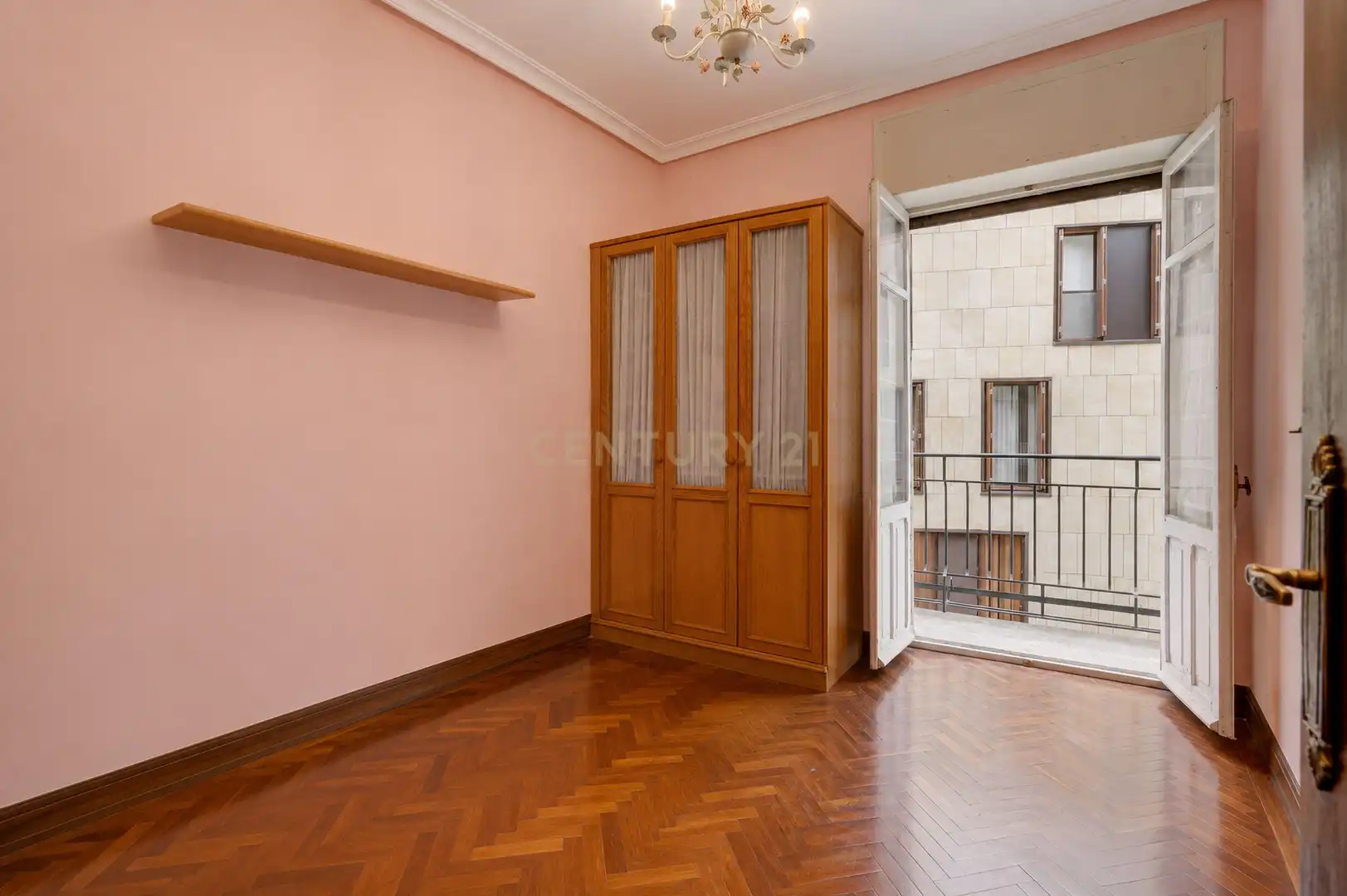 Dormitori de Apartament en venda en Irun  amb Traster i Balcó