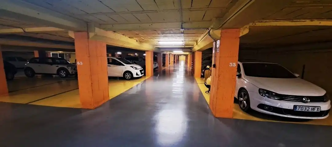 Doppelparkplatz zur Miete in Avinguda del Segre, imagen 6