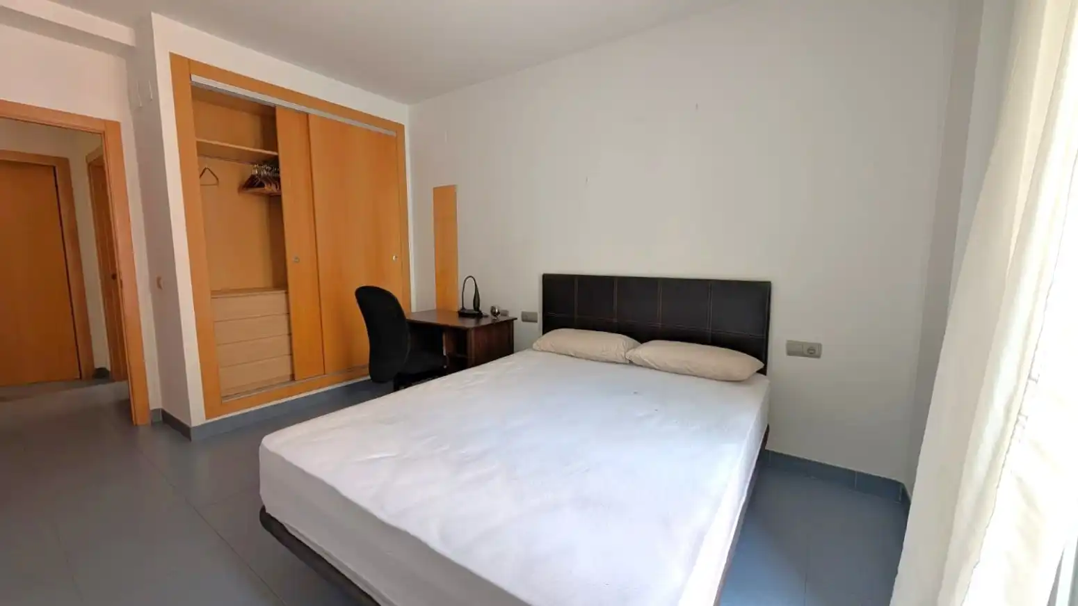 Bedroom of Flat for rent in Valencia  with Air Conditioner, Heating and Terrace