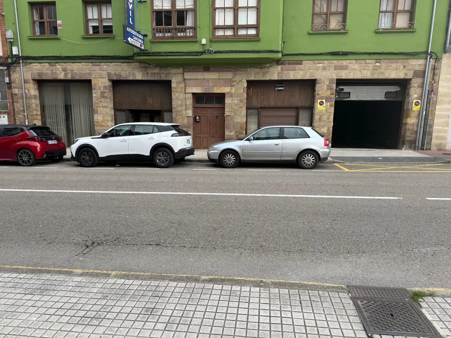Parkplatz von Geschaftsraum zur Miete in Torrelavega 