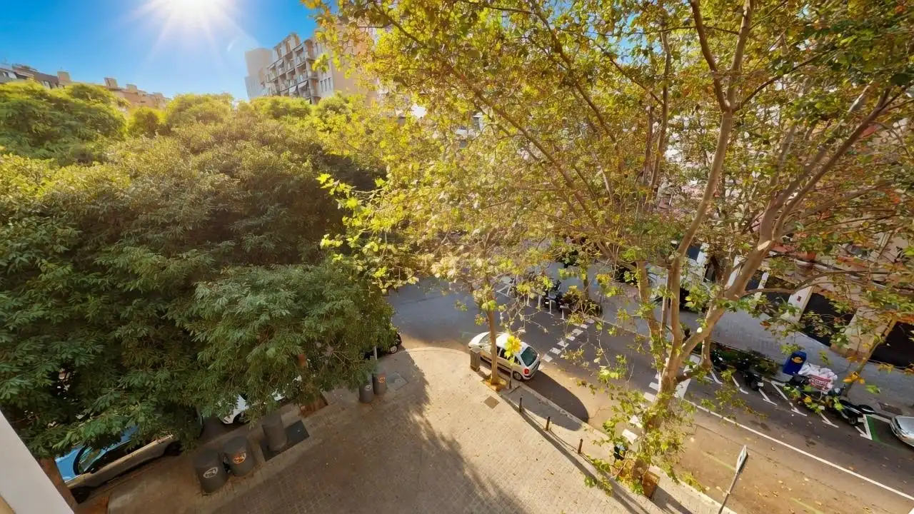 Vista exterior de Pis en venda en Barcelona amb Parquet