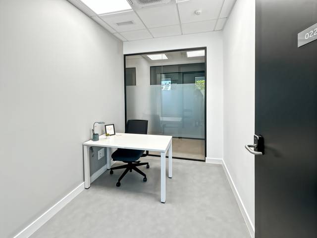 Oficina en Alquiler en Calle Almutamid, 6 en Camas