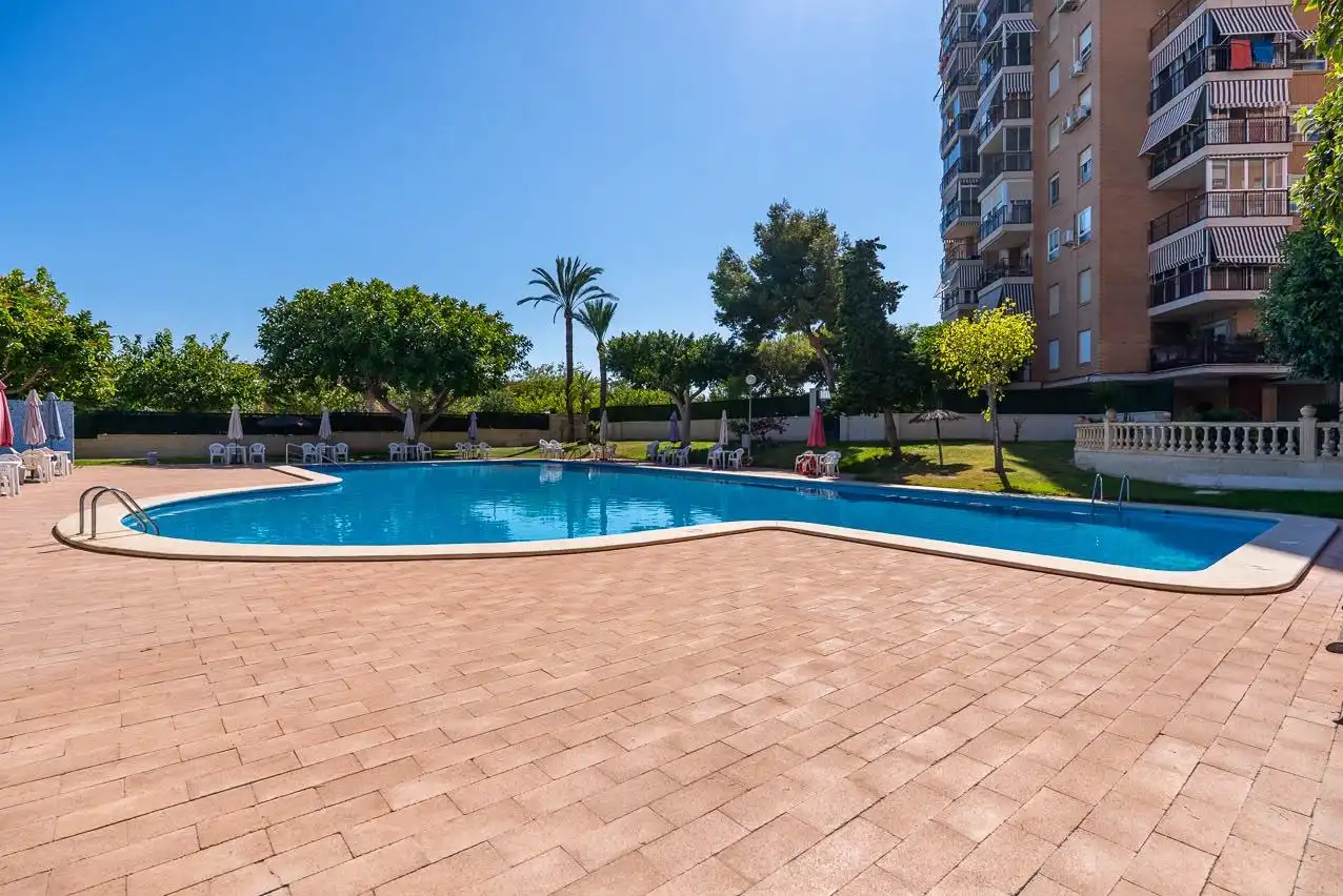 Piscina de Piso en venta en El Campello