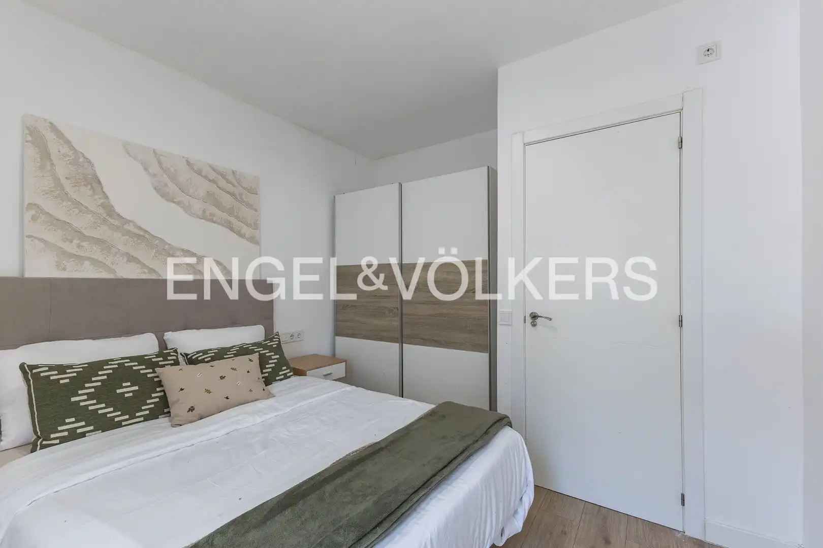 Habitación de Piso en venta en L'Hospitalet de Llobregat con Aire acondicionado, Calefacción y Terraza