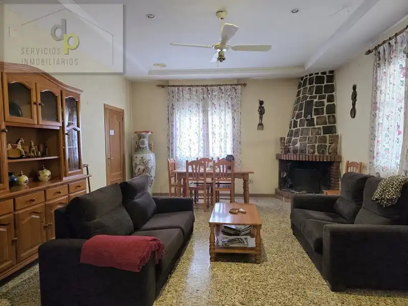 Sala d'estar de Casa o xalet en venda en Elche / Elx amb Jardí privat, Terrassa i Traster