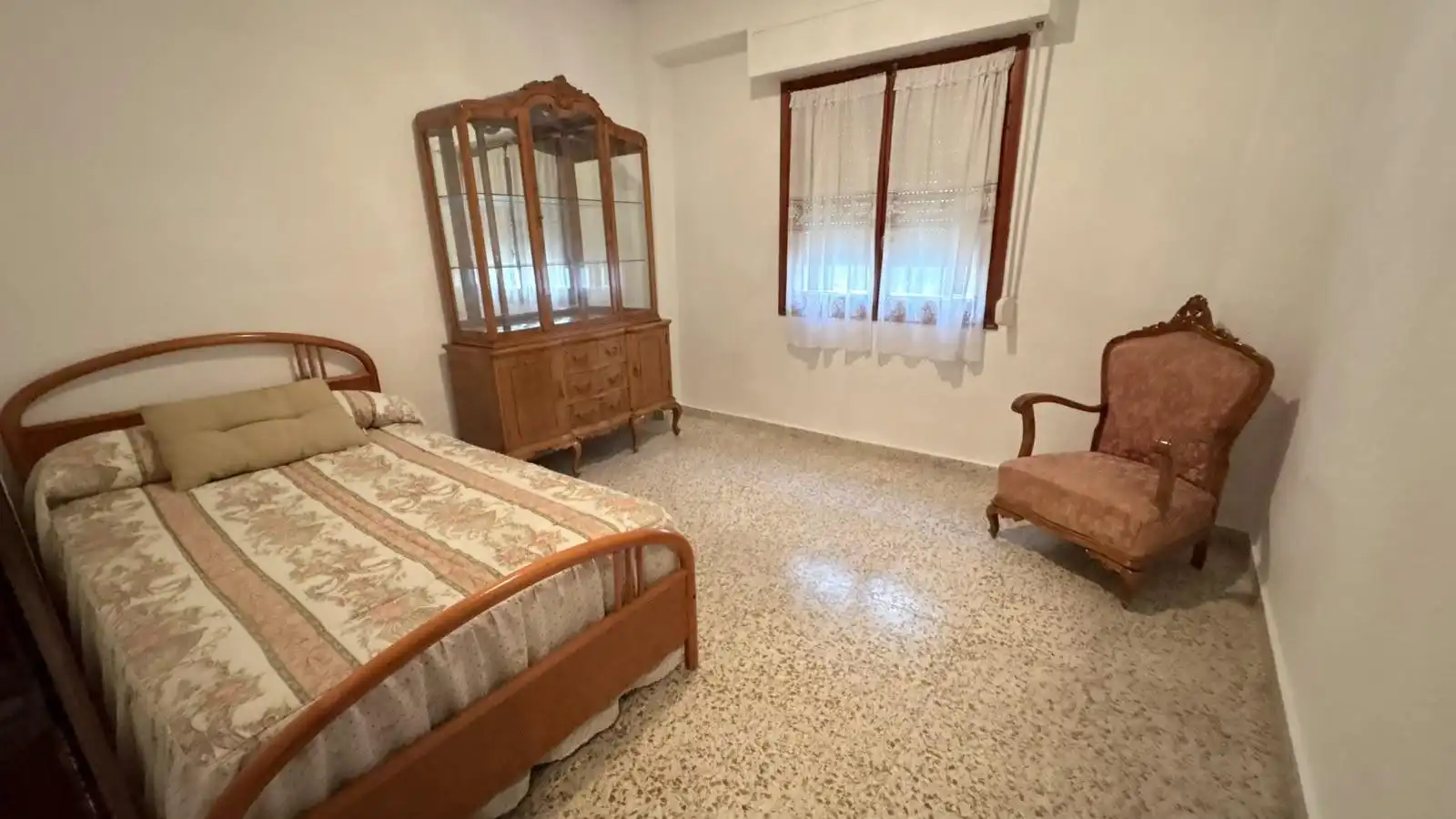 Schlafzimmer von Wohnung zur Miete in Elda mit Klimaanlage, Möbliert und Balkon