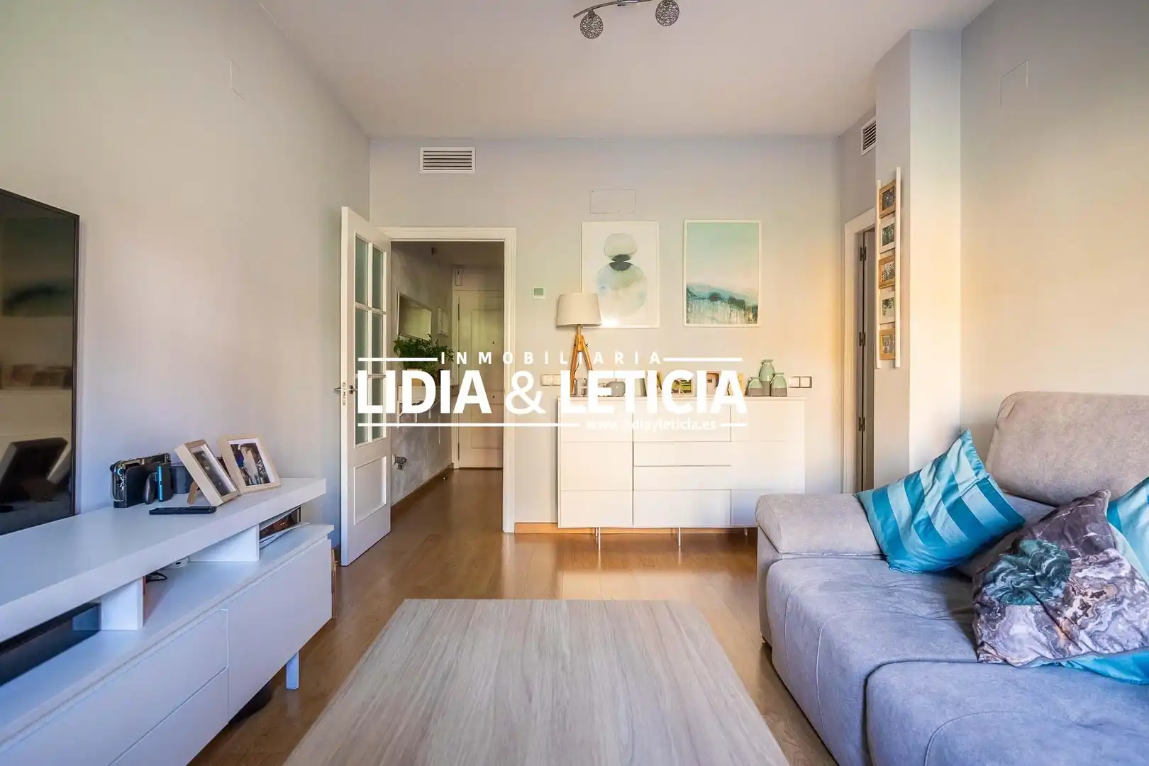 Sala de estar de Piso en venta en Alcalá de Guadaira con Aire acondicionado, Calefacción y Parquet