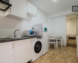 Cuina de Pis de lloguer en  Barcelona Capital amb Aire condicionat, Calefacció i Moblat