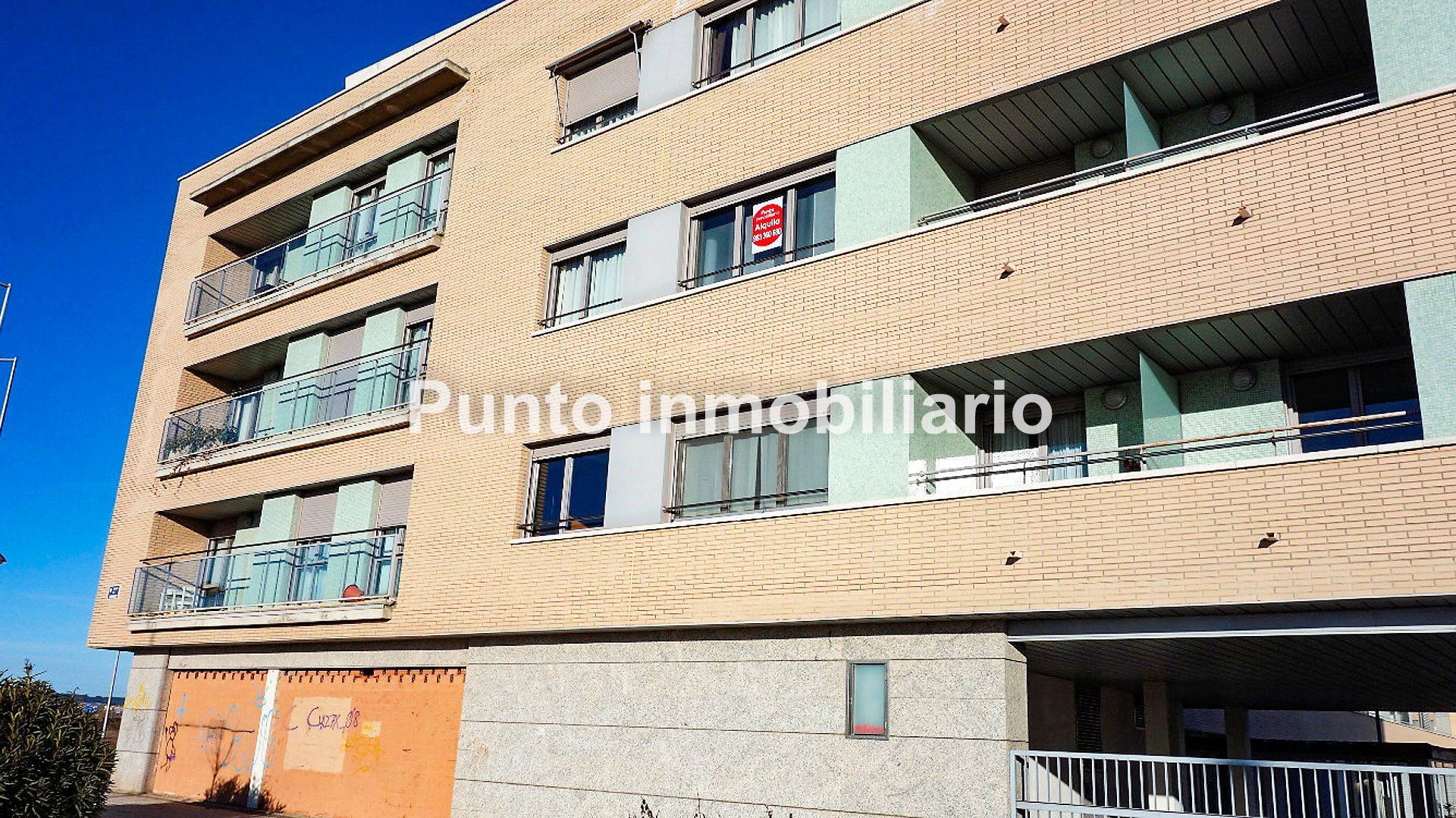 Vista exterior de Pis de lloguer en Valladolid Capital amb Calefacció, Parquet i Terrassa