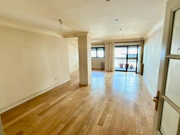 Appartamento con ascensore in vendita a Calle Ramiro Valbuena 2
