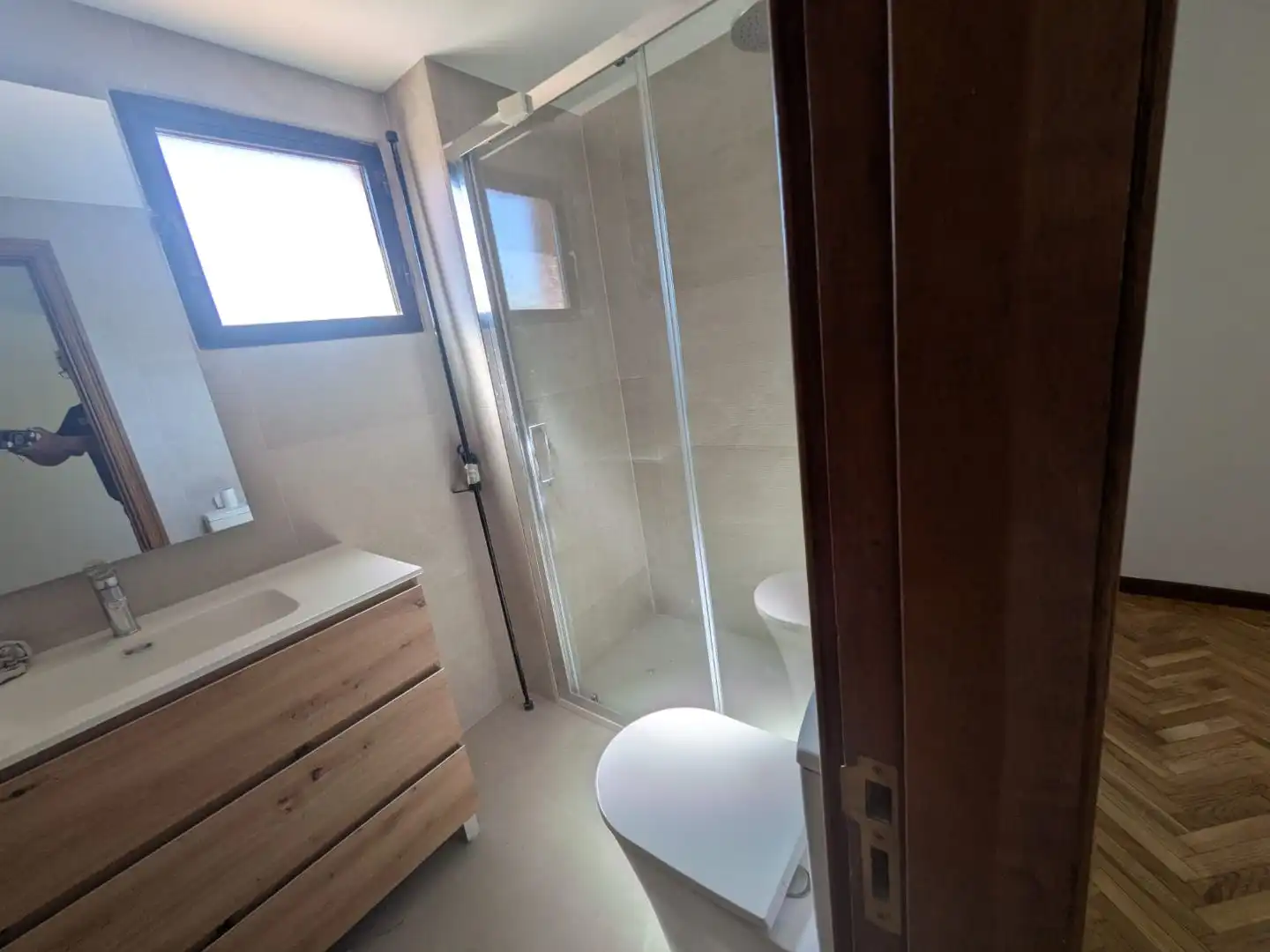 Badezimmer von Wohnung zur Miete in Madrid mit Klimaanlage, Heizung und Parkett