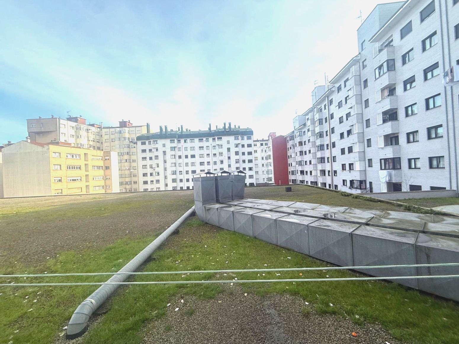 Vista exterior de Piso en venta en Avilés con Calefacción, Trastero y Amueblado