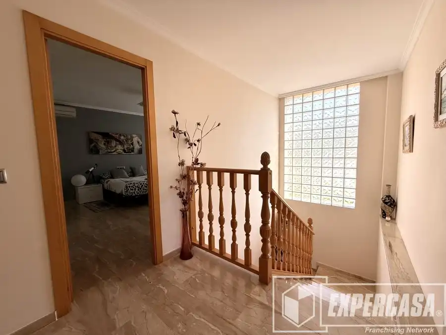 Casa o xalet en venda en Riba-roja de Túria amb Aire condicionat, Calefacció i Terrassa