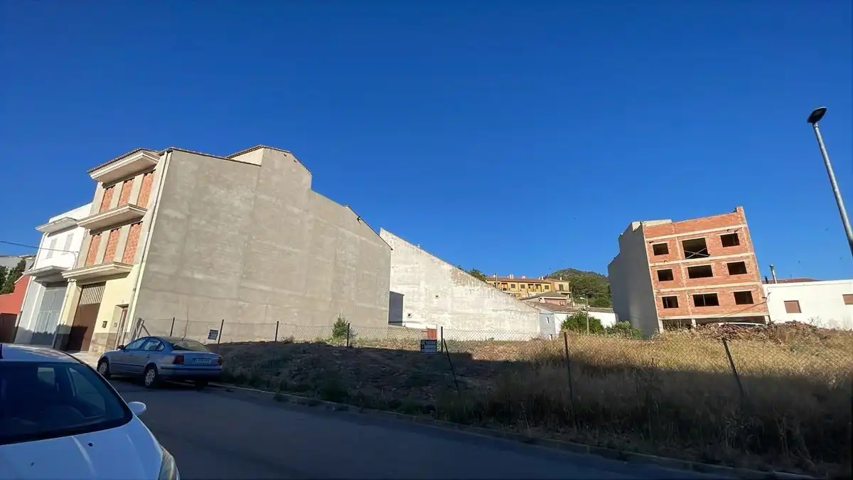 Residential land for sale in Carrer Portal de Villena, imagen 3