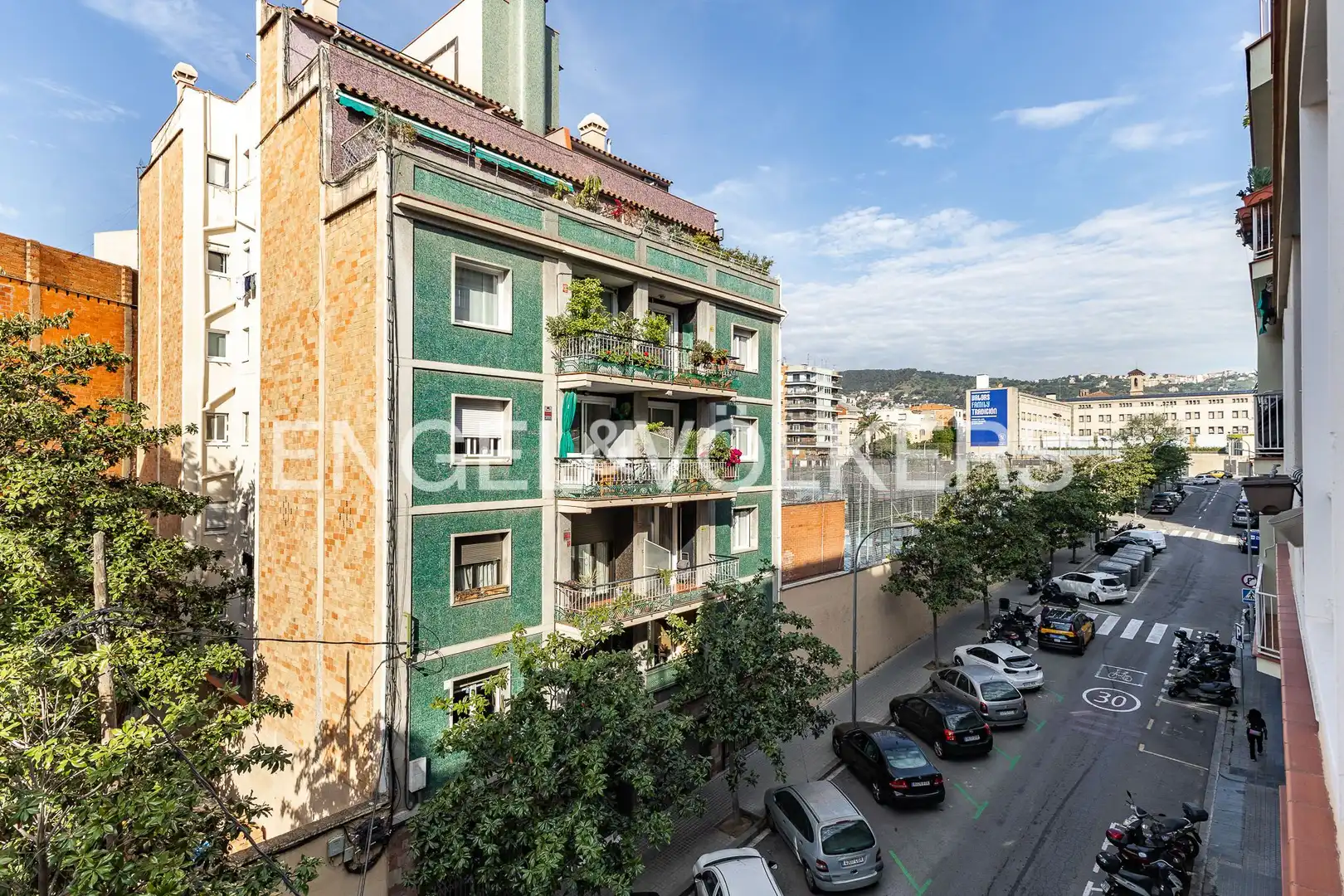 Vista exterior de Pis en venda en Barcelona amb Aire condicionat, Calefacció i Terrassa