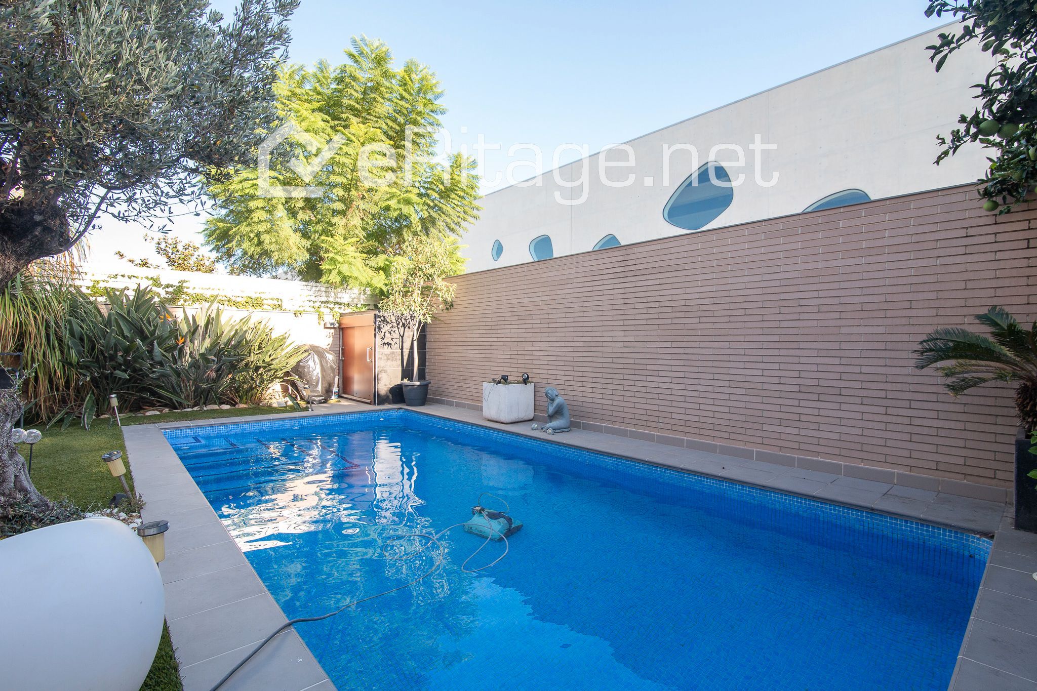 Piscina de Casa o xalet en venda en  Barcelona Capital amb Aire condicionat, Jardí privat i Terrassa