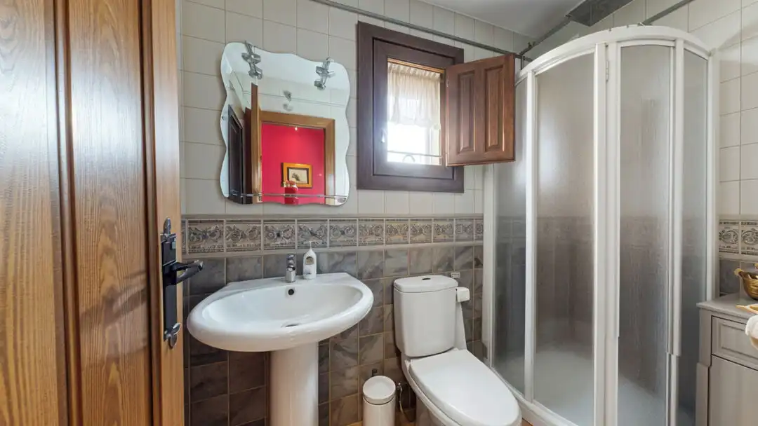 Baño de Casa o chalet en venta en Campo Real con Aire acondicionado, Calefacción y Jardín privado