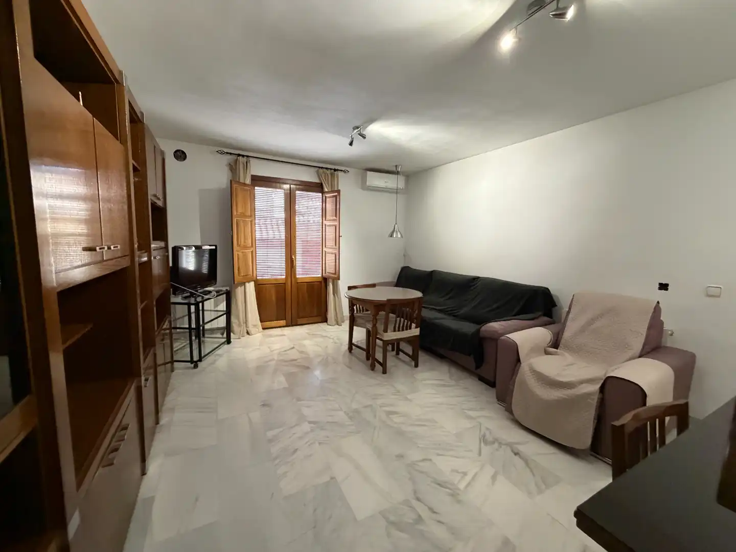 Sala d'estar de Pis de lloguer en Úbeda amb Aire condicionat, Calefacció i Forn