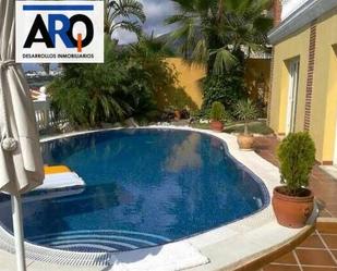 Piscina de Casa o xalet en venda en Benalmádena amb Jardí privat, Terrassa i Piscina