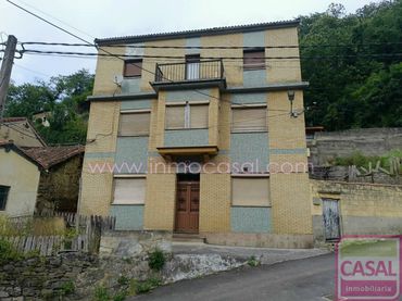 Casa en venta en Aller