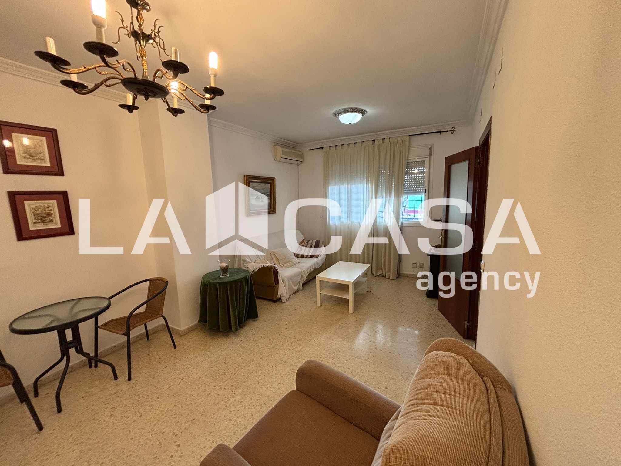 Sala d'estar de Pis en venda en  Sevilla Capital amb Aire condicionat i Terrassa