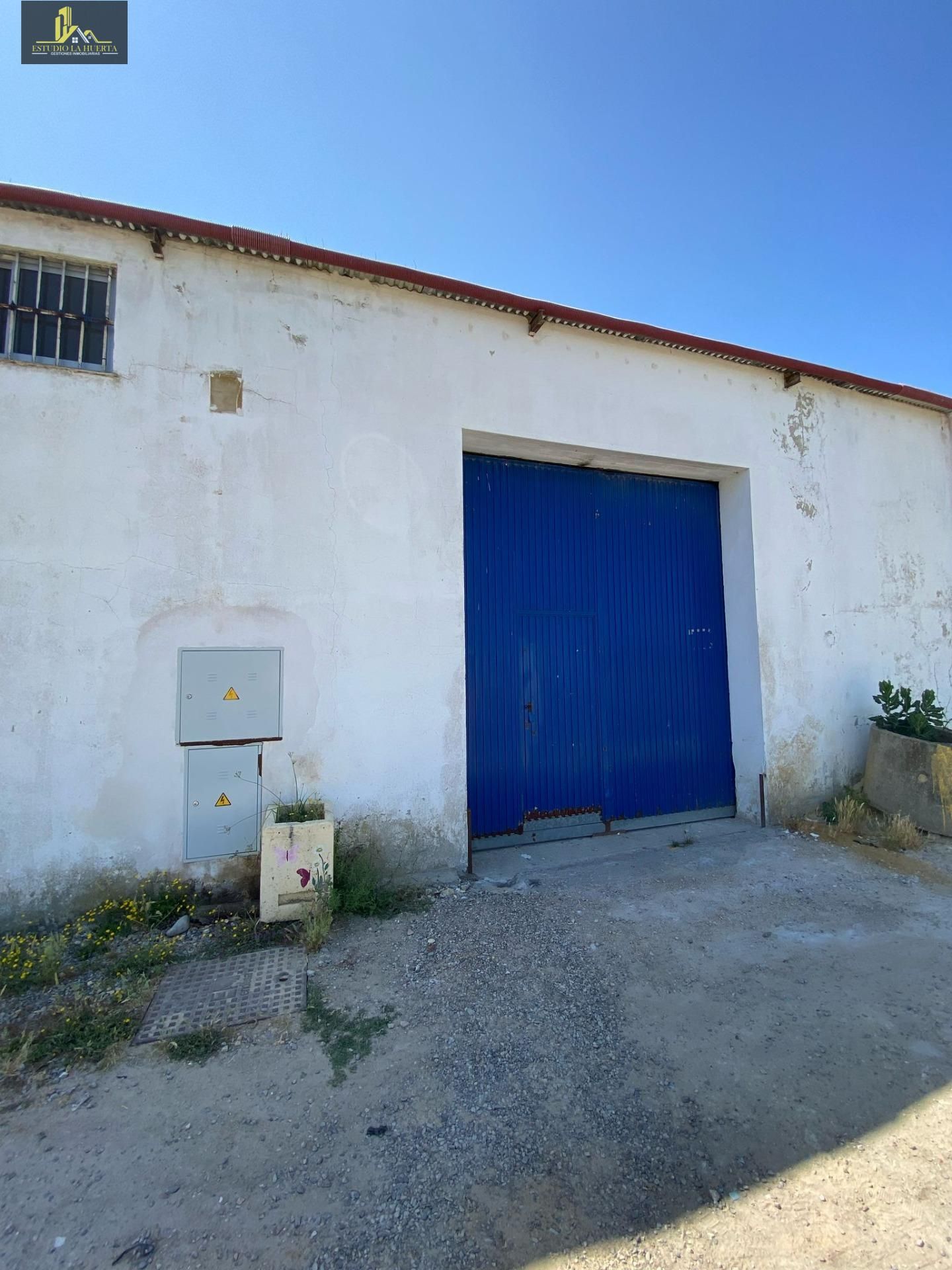 Vista exterior de Nau industrial en venda en Jerez de la Frontera