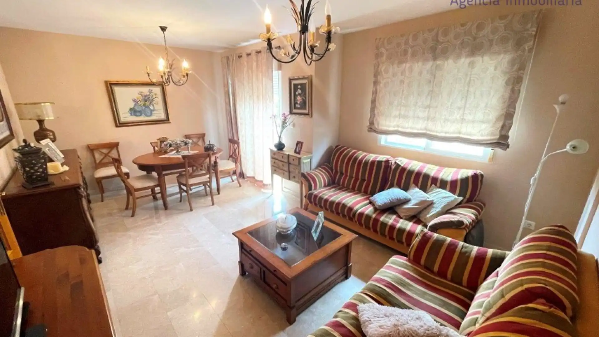 Wohnzimmer von Einfamilien-Reihenhaus zum Verkauf in Almuñécar