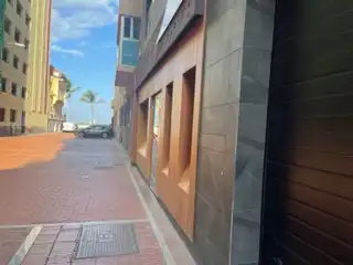 Vista exterior de Piso de alquiler en Las Palmas de Gran Canaria con Aire acondicionado, Parquet y Amueblado