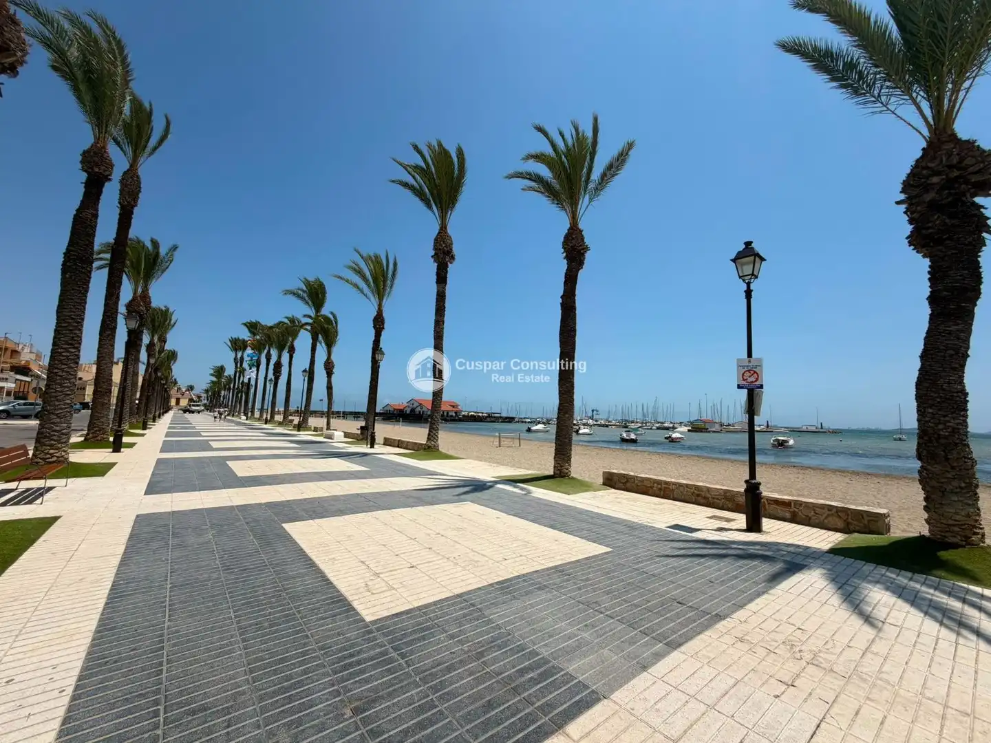 Vista exterior de Casa adosada en venda en Los Alcázares amb Terrassa i Traster