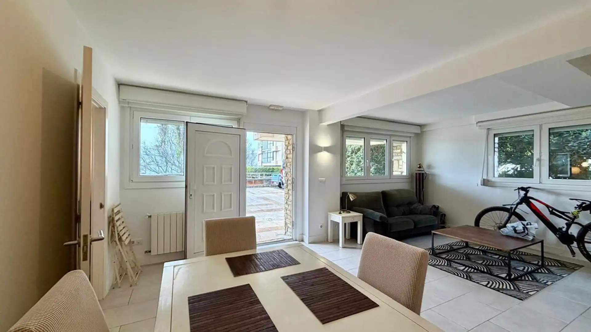 Sala d'estar de Pis en venda en Sopela amb Calefacció