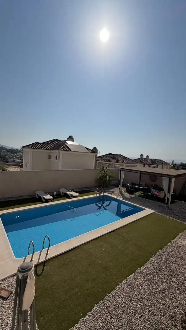 Piscina de Casa o chalet en venta en Córdoba con Aire acondicionado, Calefacción y Jardín privado