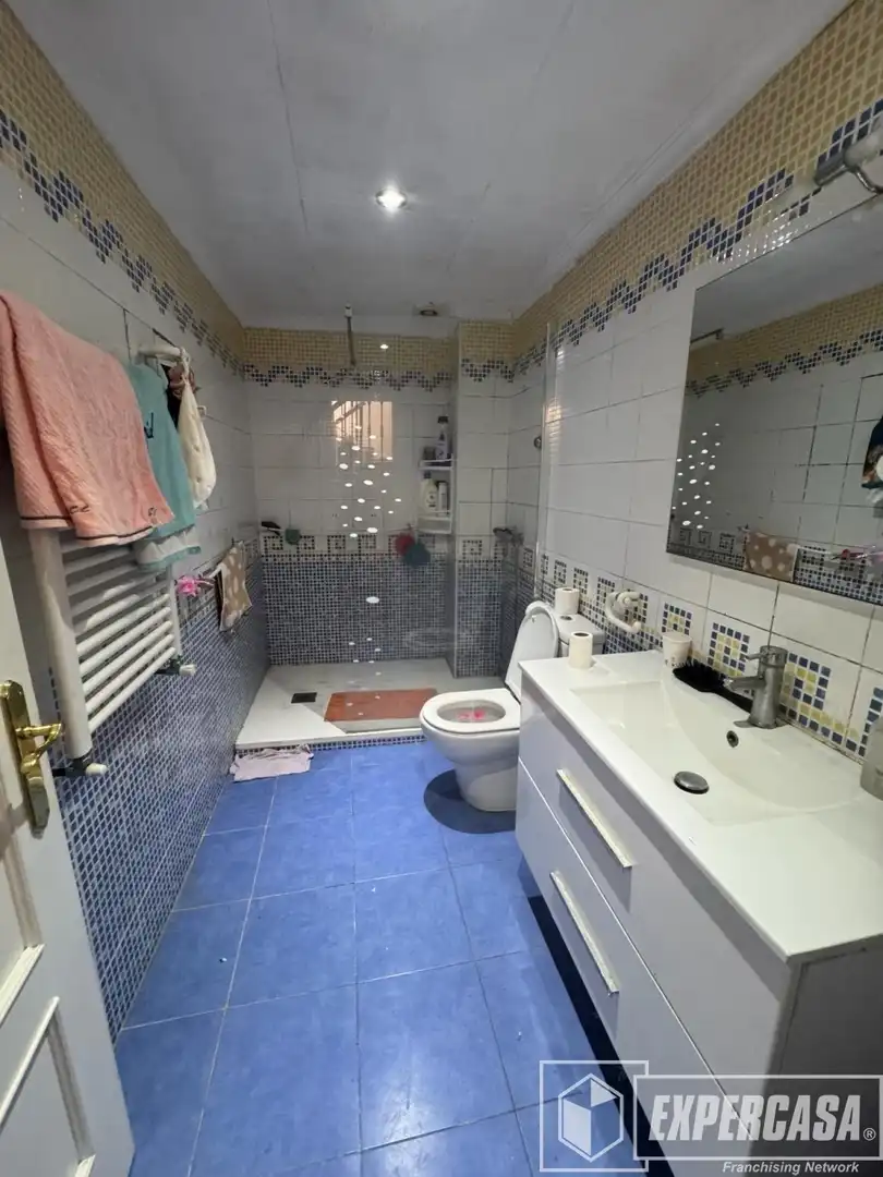Badezimmer von Country house zum Verkauf in Albal mit Klimaanlage und Terrasse