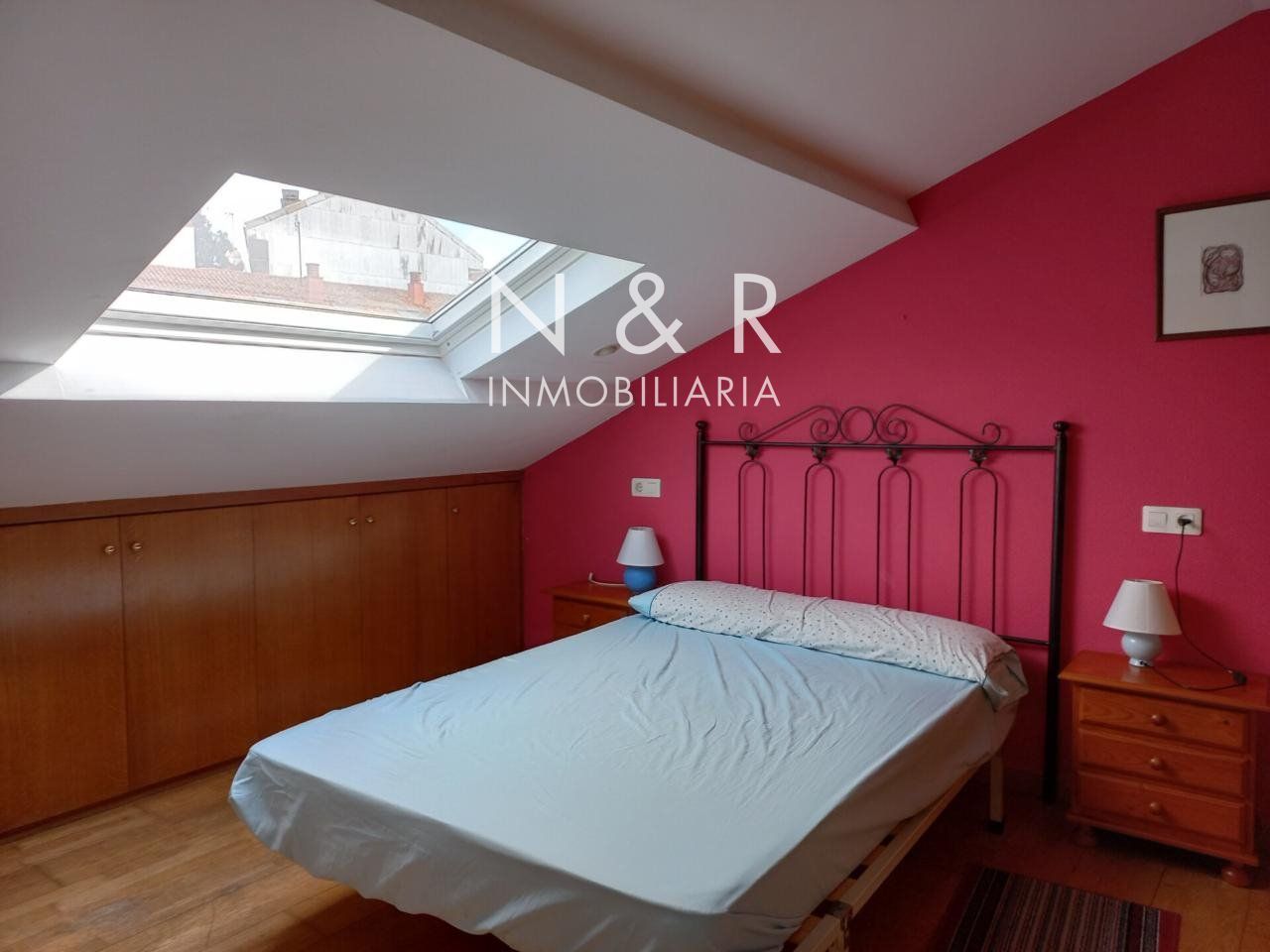 Bedroom of Attic to rent in Santiago de Compostela   with Heating and Furnished