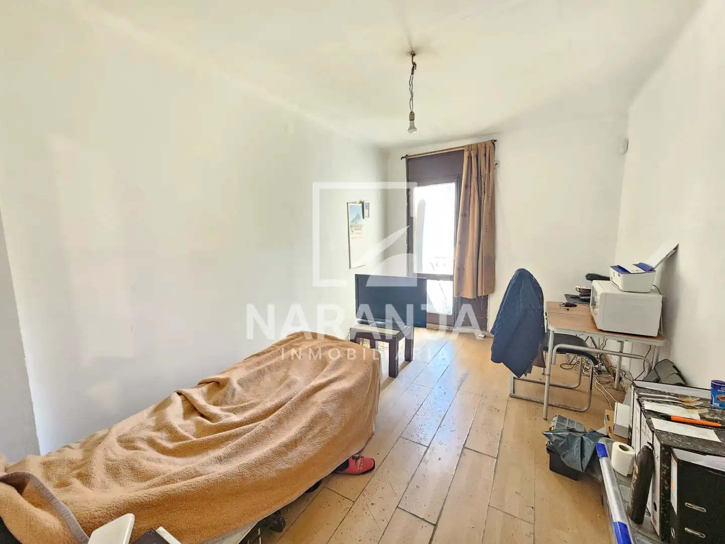 Habitación de Piso en venta en Barcelona con Balcón
