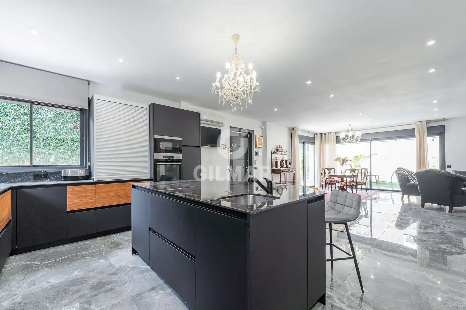 Küche von Einfamilien-Reihenhaus zum Verkauf in Pozuelo de Alarcón mit Heizung und Privatgarten