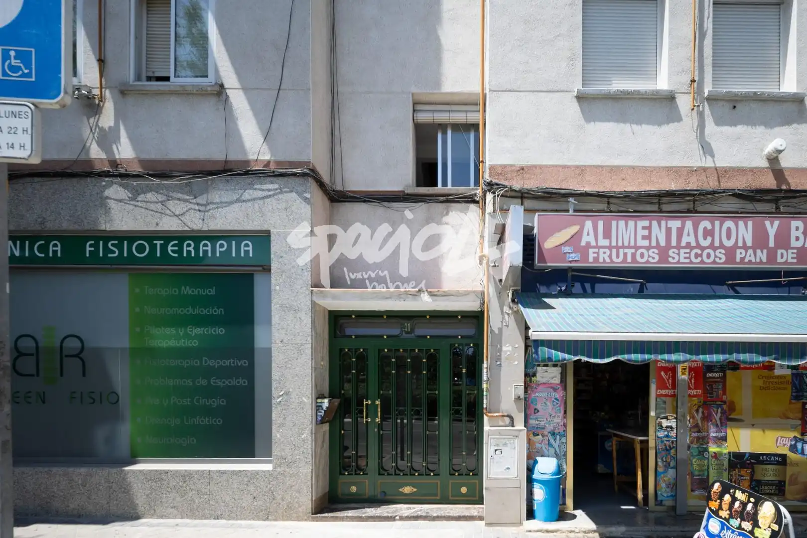 Außenansicht von Erdgeschoss zur Miete in Madrid mit Heizung und Alarm