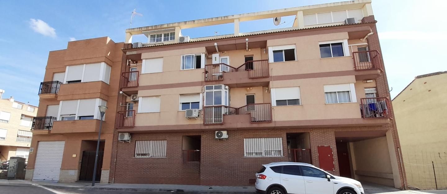 Vista exterior de Pis en venda en Llíria amb Traster