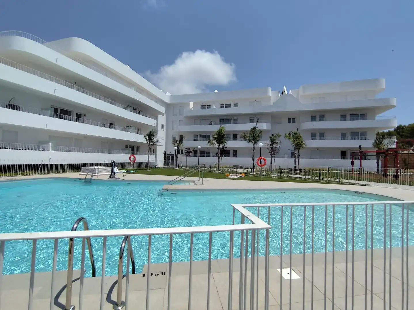 Piscina de Apartamento de alquiler en Los Pacos