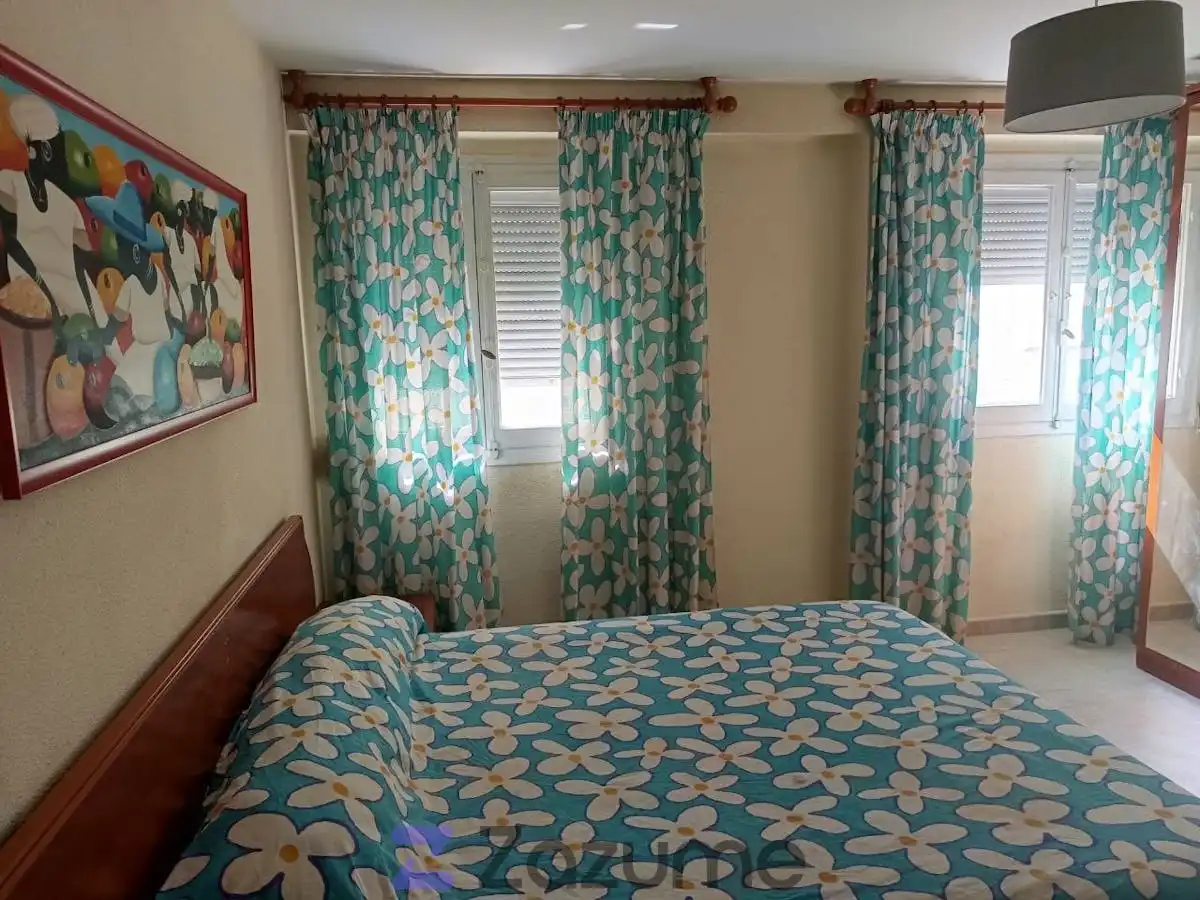 Schlafzimmer von Wohnung zur Miete in Valencia mit Möbliert, Ofen und Waschmaschine