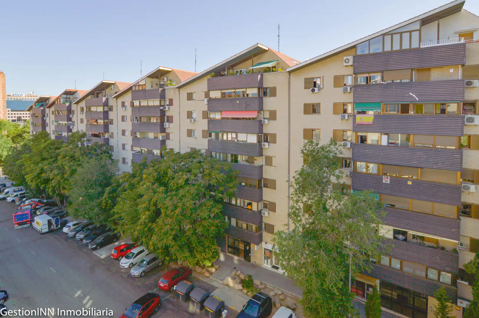 Vista exterior de Piso en venta en Madrid con Calefacción, Parquet y Terraza