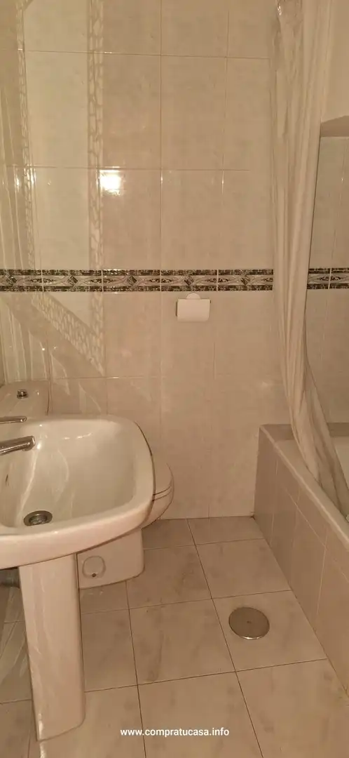 Baño de Piso en venta en Segovia con Calefacción, Jardín privado y Parquet