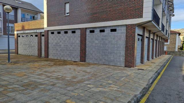 Local comercial en Venta en Barrio RIVERO, 22 en San Felices de Buelna