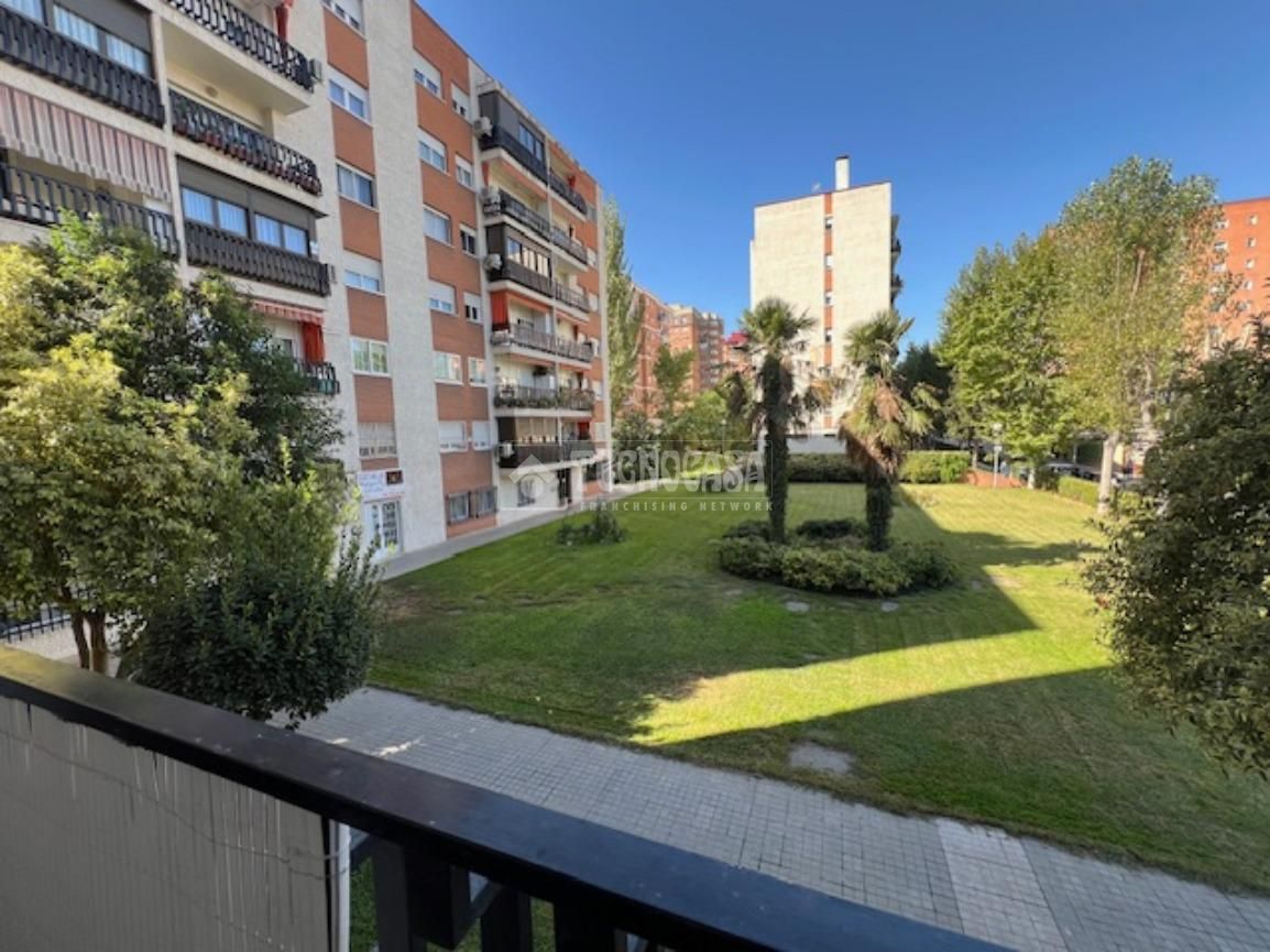 Piso de alquiler en Aluche, Latina