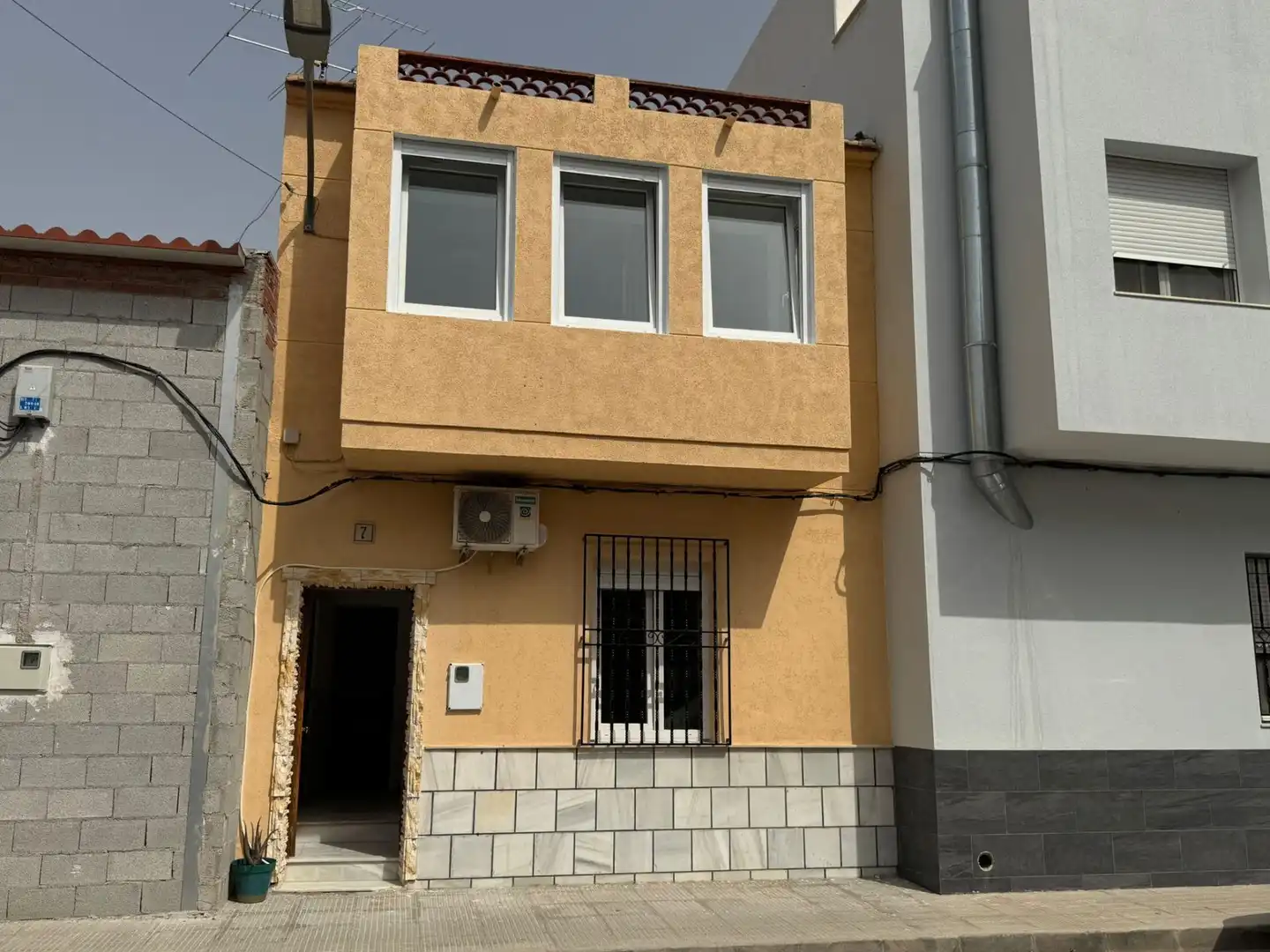 Vista exterior de Casa o chalet en venta en Almoradí con Aire acondicionado, Amueblado y Balcón
