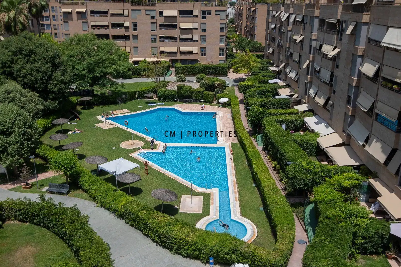 Piscina de Ático de alquiler en Valencia con Aire acondicionado, Calefacción y Trastero