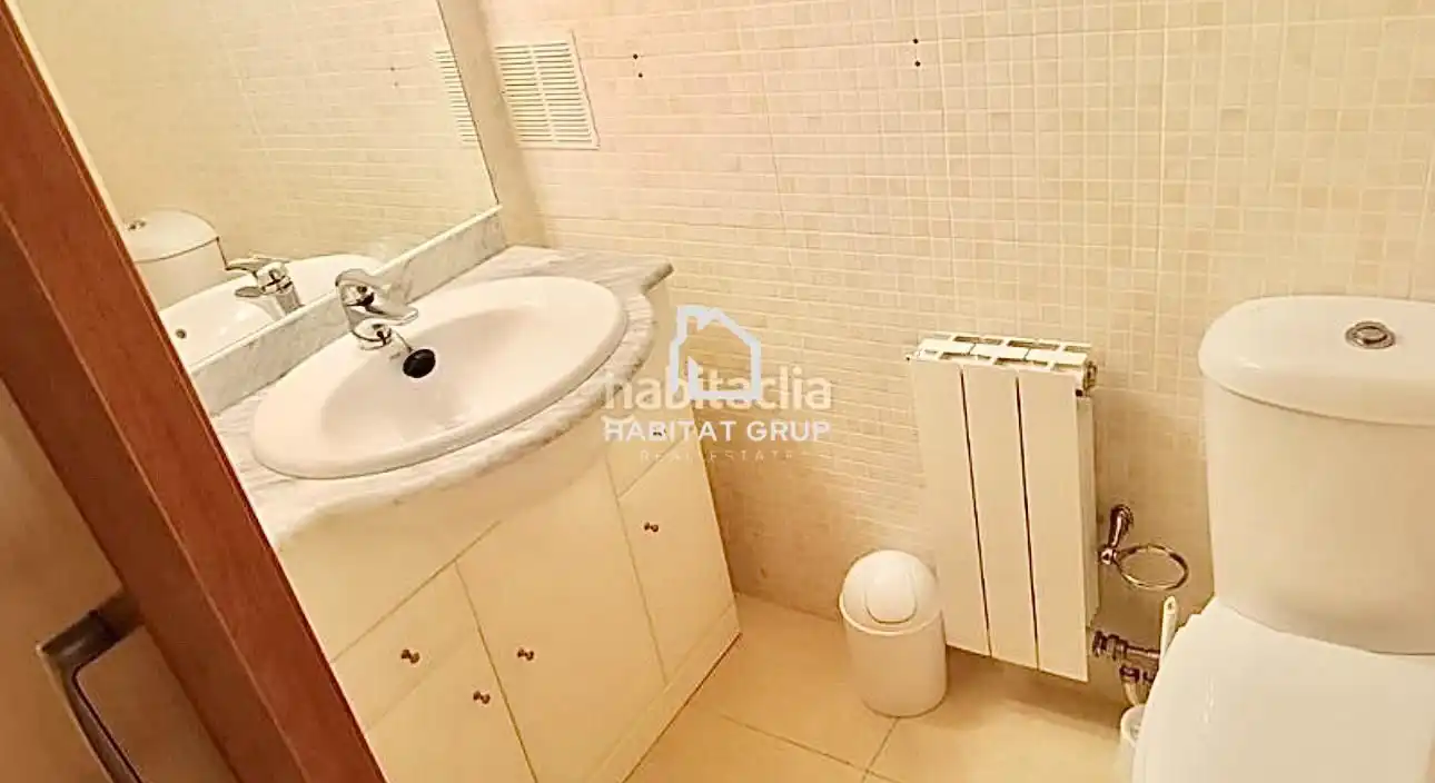 Badezimmer von Maisonette zum Verkauf in Lloret de Mar mit Klimaanlage, Heizung und Terrasse